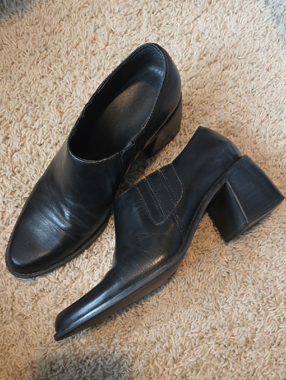 Bass Black Leather Women's Block Heel Mules Size 7
